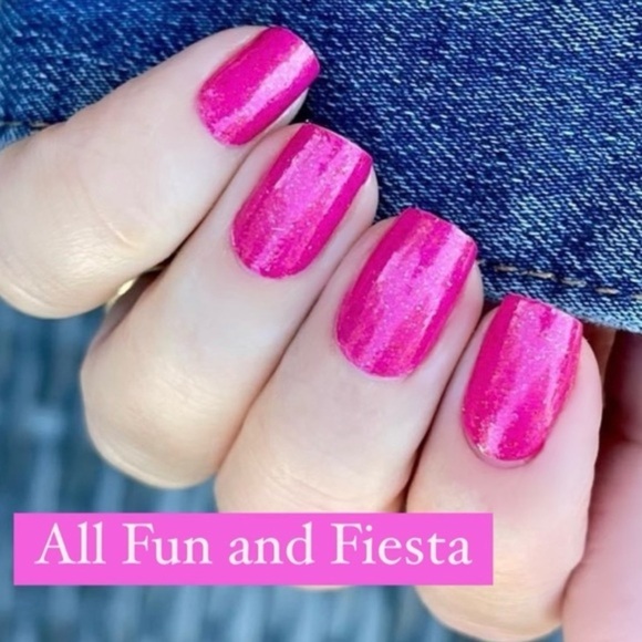 Color Street | All Fun and Fiesta, flirty magenta shade coated in pink glitter - Picture 4 of 10